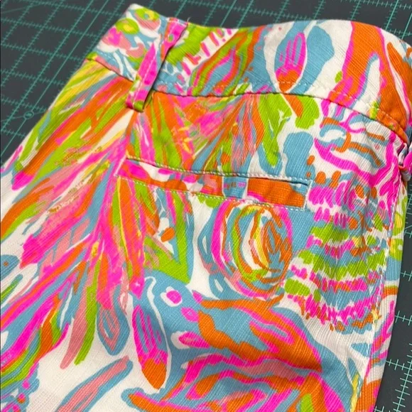 Lilly Pulitzer Callahan Tropical Print Shorts - Picture 5 of 8